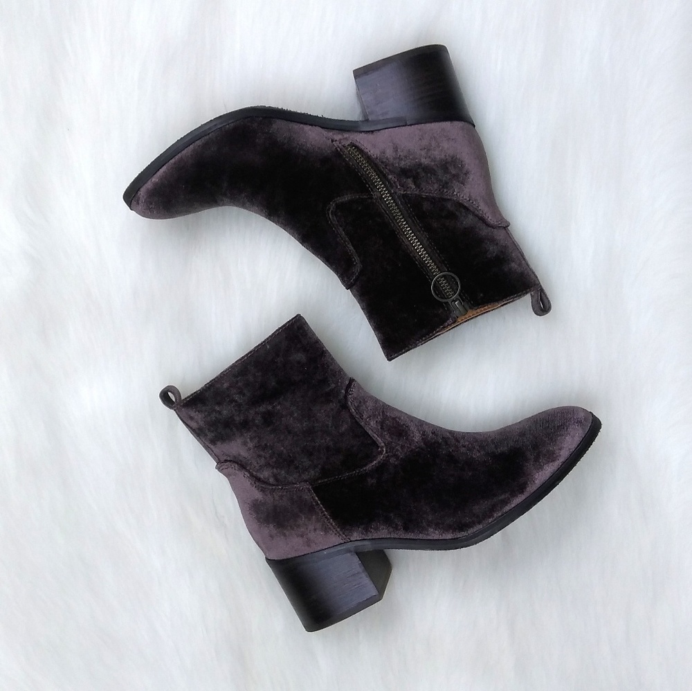 🔥FINAL SALE🔥♥️LAST 1♥️🌿ARIANA VELVET BOOTIES🌿 - Picture 2 of 8